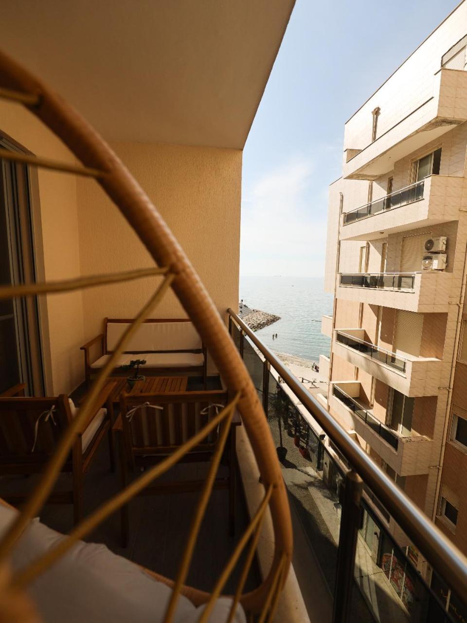 Sea View Apartments Durrës Esterno foto